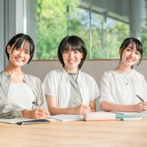 中高生や若者が過ごせる屋内の居場所づくり